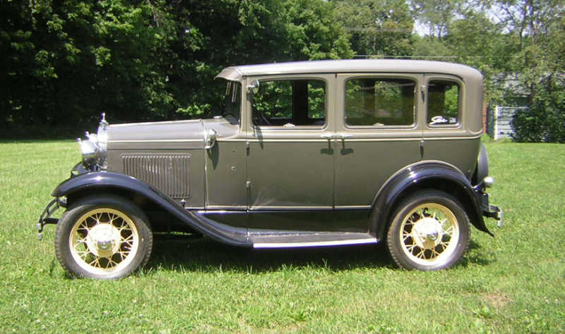 30townsedan.jpg - 65107 Bytes